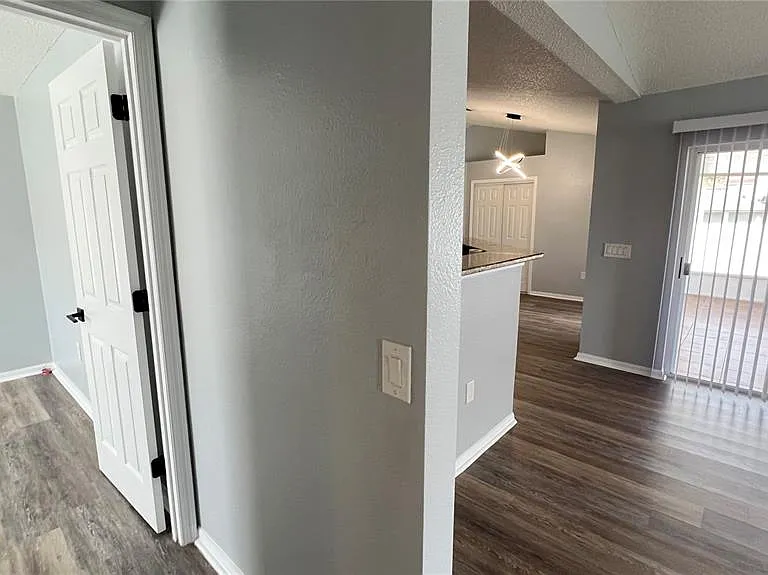 485 Martigues Dr — Photo 19