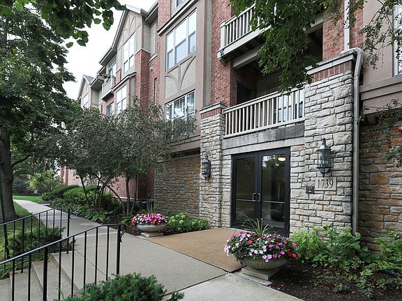 2nd image of 1739 Tudor Ln Unit 210