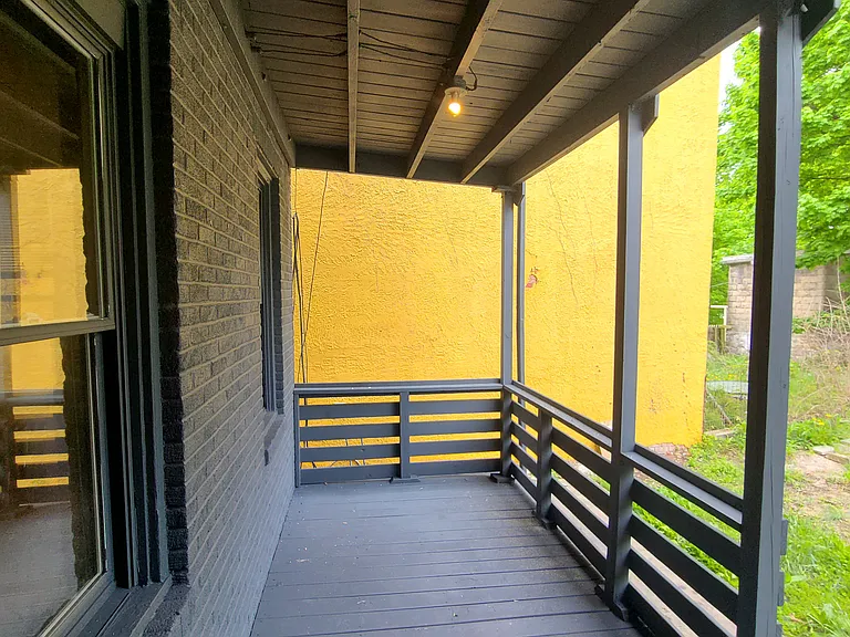 703 W Race St — Photo 7