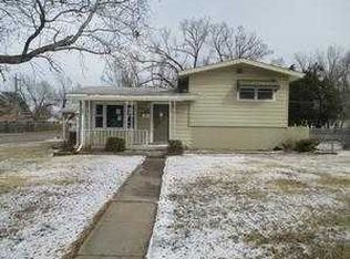 302 S Sunset Ave, Haysville, KS 67060