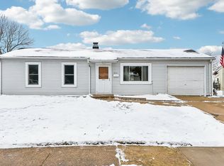 916 Mulberry Ln, Streamwood, IL