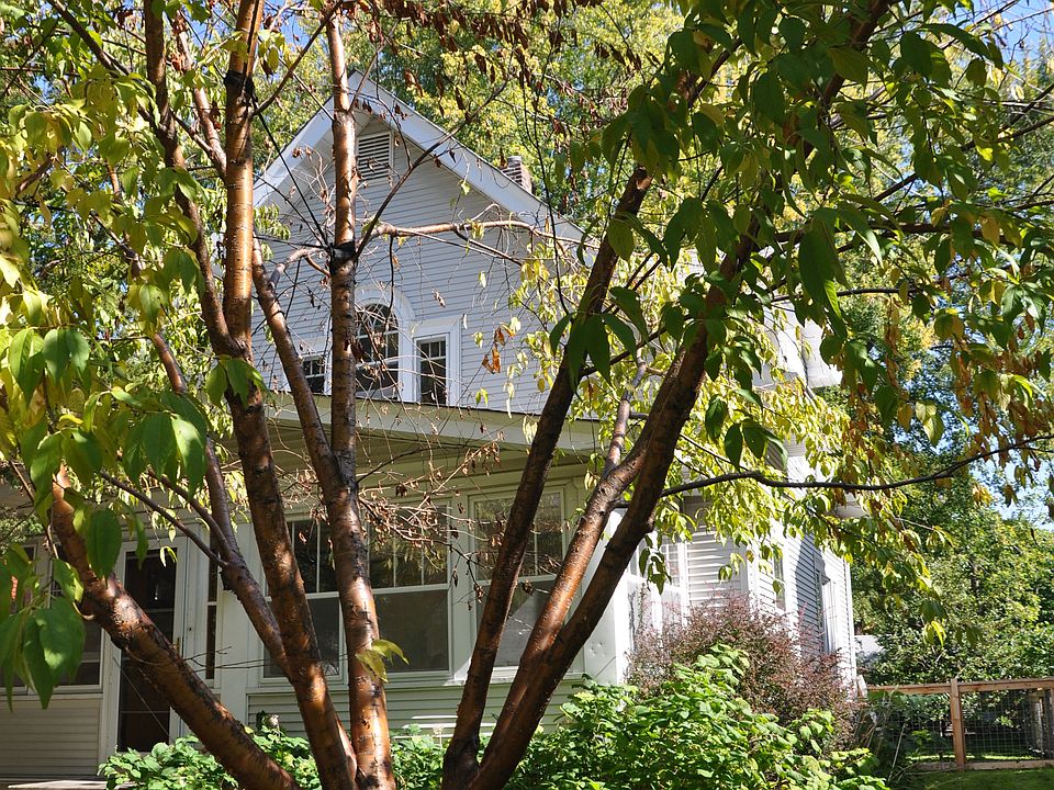 Beautiful from front curb