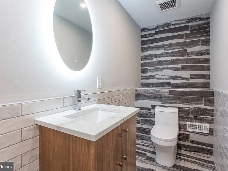 1619 Bainbridge St #1 — Photo 14