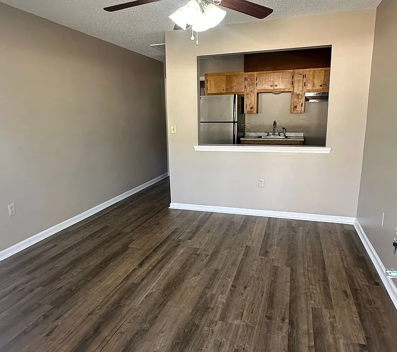 214 Lanier Dr