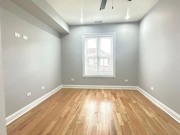 3rd image of 4500 N Sheridan Rd #1012-3