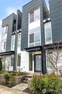 8821 9th Avenue SW #B, Seattle, WA, 98106