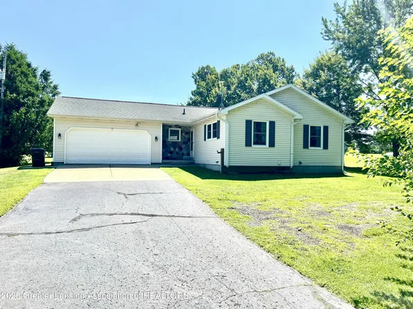 220 N Chester Rd, Charlotte, MI 48813