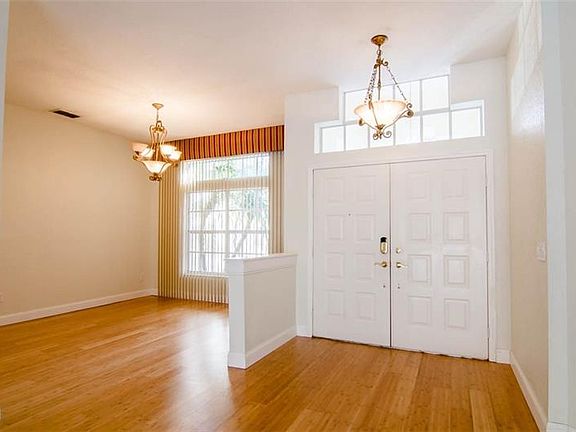 4th image of 4010 Thackery Way