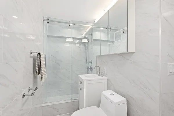 Rented by UES Management | media 33