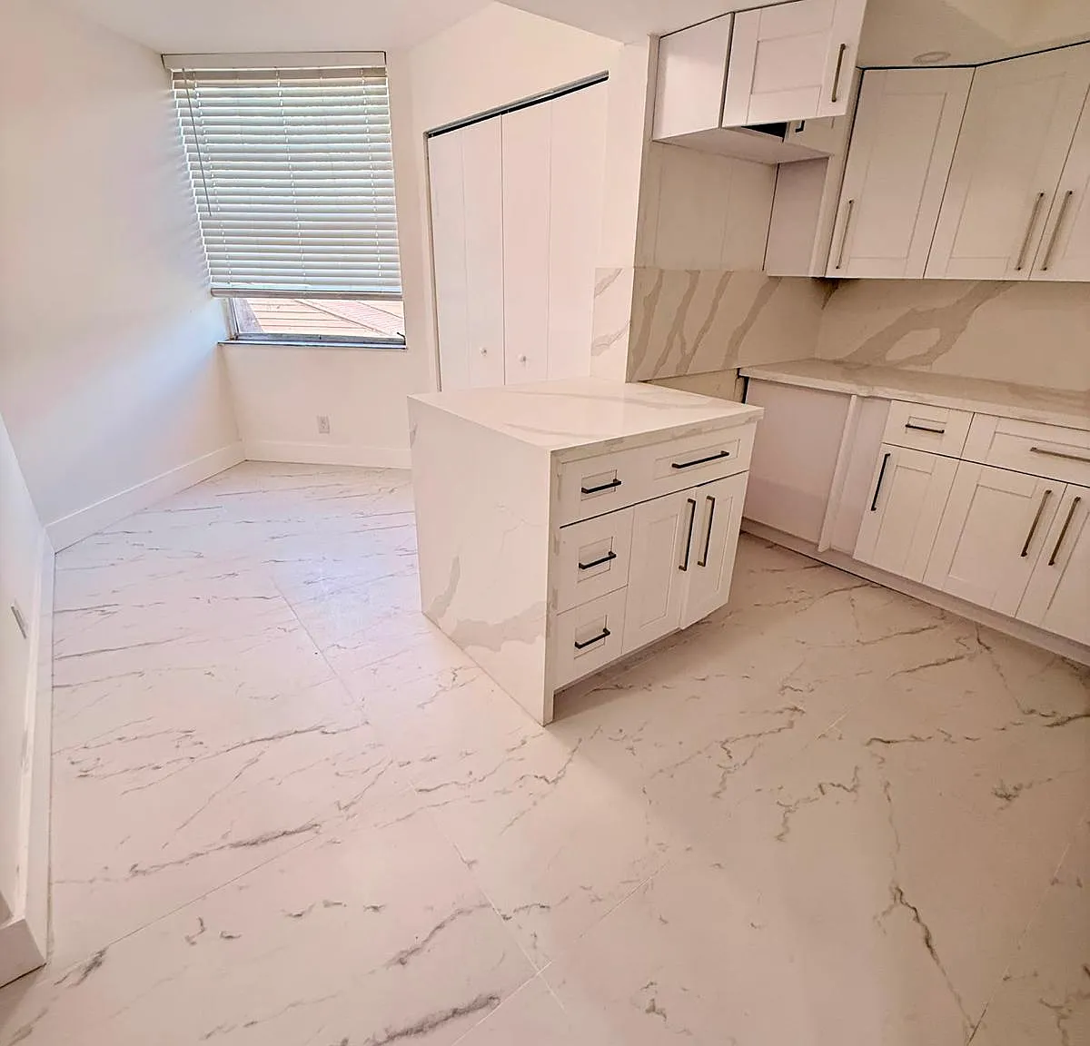 3 bed, 1155 sqft, $2,800 — Photo 4
