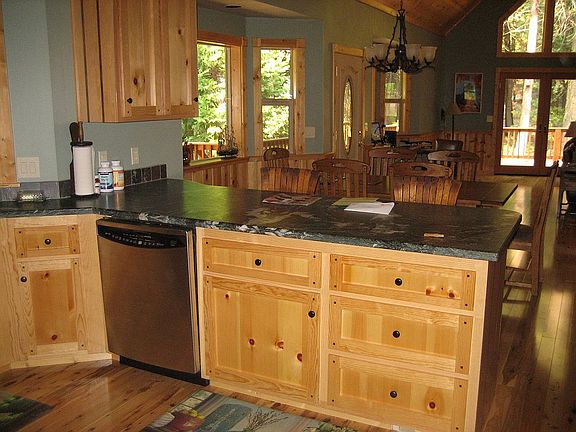 4th image of 403 Pomo Cir