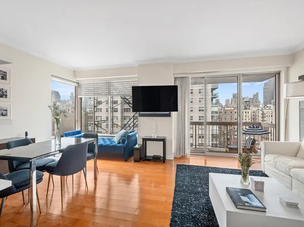 200 East 69th Street image 1 of 6