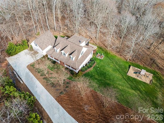 3rd image of 2226 Bessbrook Rd