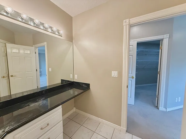 825 N Capitol Blvd — Photo 45