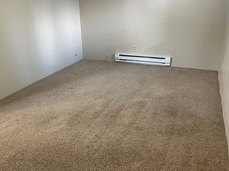 1413 N Virginia St — Photo 5