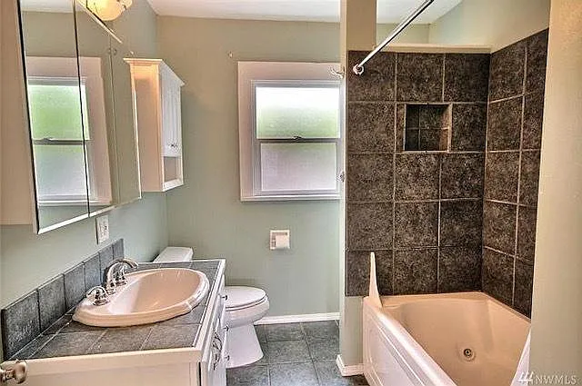 200 Wells Ave N #2 — Photo 6
