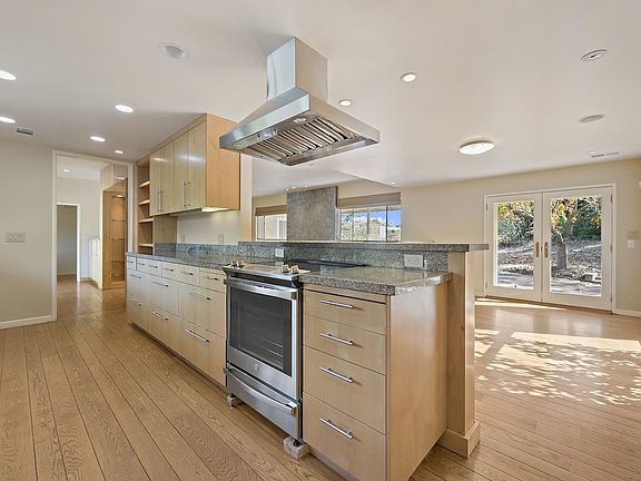 5th image of 361 Fletcher Dr