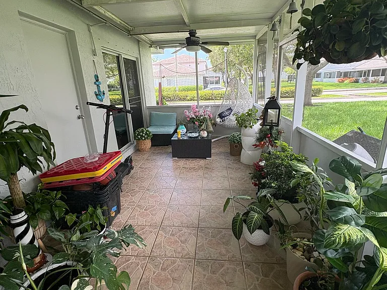 702 NW 208th Ter — Photo 11