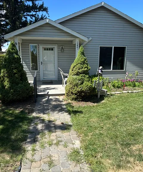 1221 Wilson Creek Rd — Photo 1