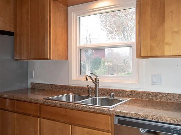 5th image of 331 Casey Ave