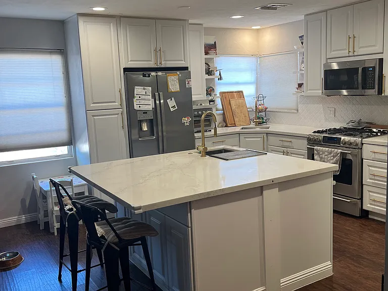 2826 E Elm St — Photo 11