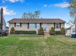 9527 Brenda Ave, Saint Louis, MO 63123