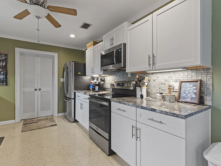 4020 Palm Dr — Photo 10