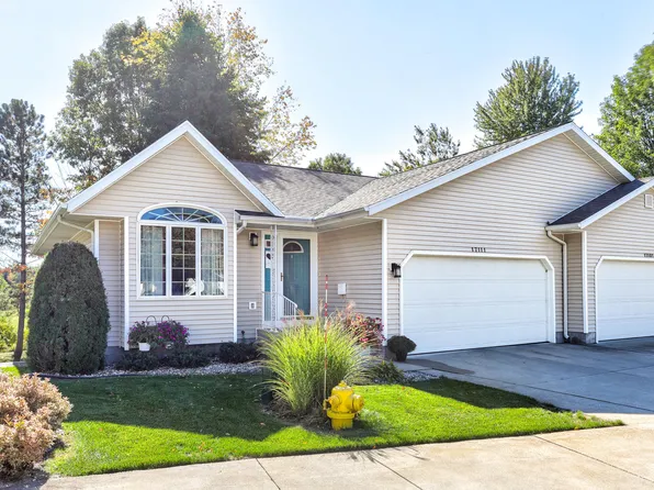 17111 Grandview Dr, Spring Lake, MI 49456