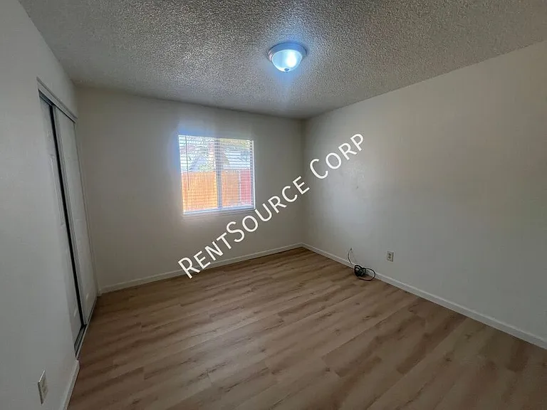 841 Chateau Way — Photo 14