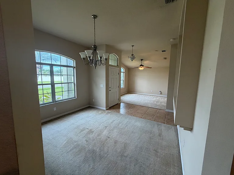 6802 Stoneheath Ln — Photo 2