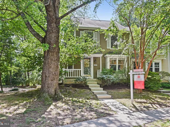 1508 Twisted Oak Dr, Reston, VA 20194