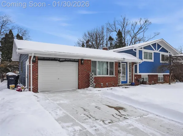 43638 Bockley Dr, Sterling Heights, MI 48313