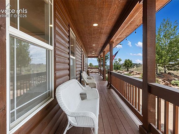 5th image of 43 Spring Valley Dr