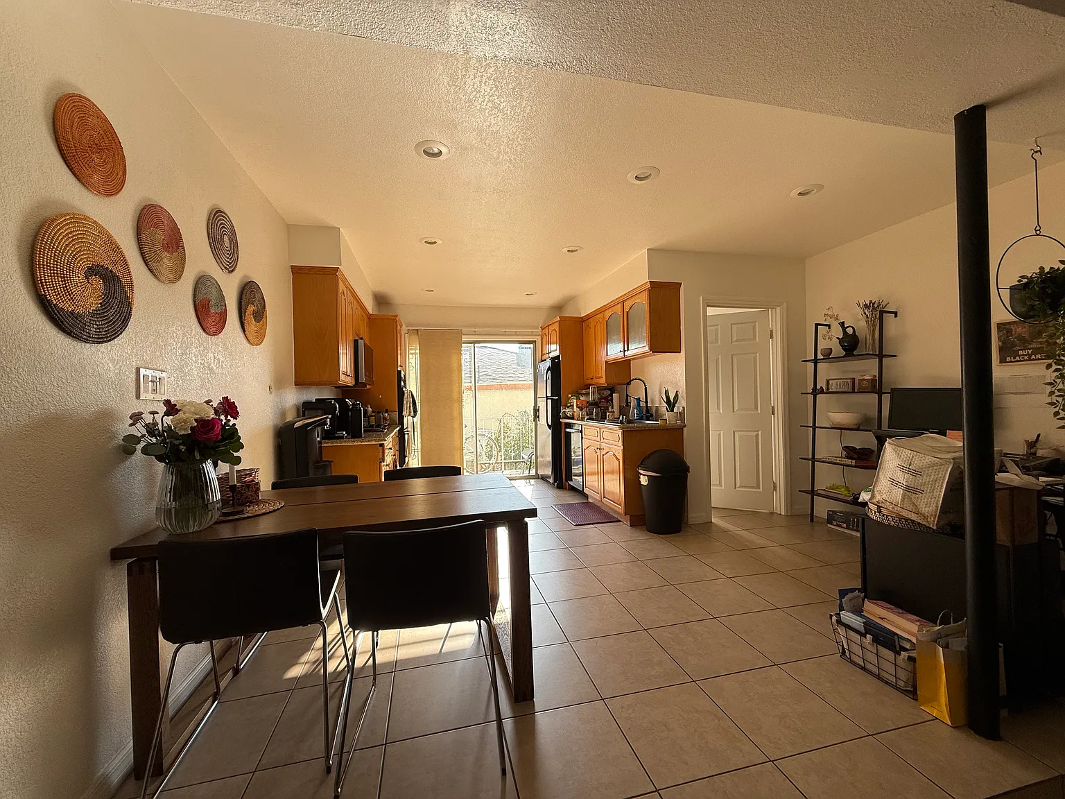 2 bed, 1.5 bath, 1110 sqft, $3,200 — Photo 3