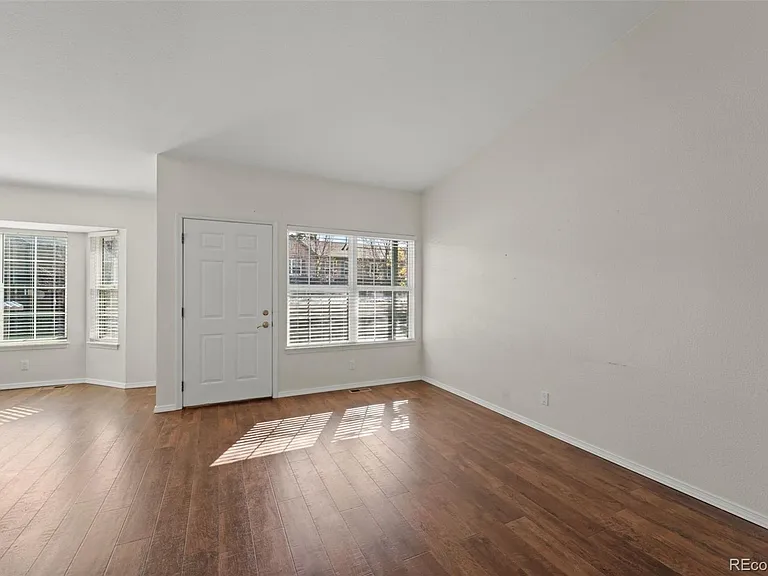 6082 Colony Cir — Photo 5
