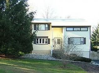 5 Appollo Pl, Clinton, NJ 08809