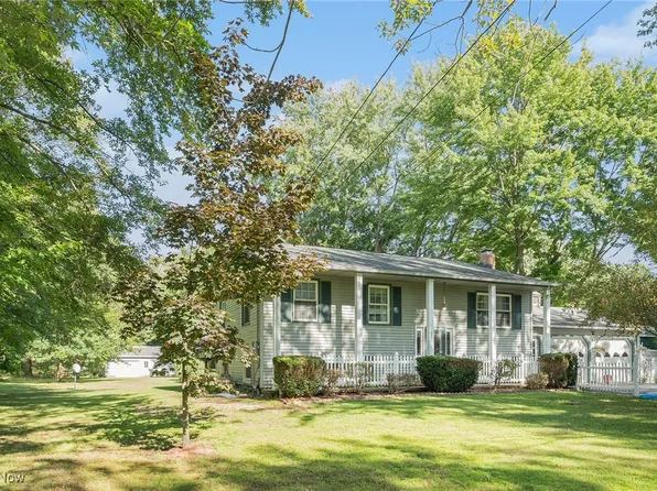 7032 Reed Rd, Conneaut, OH 44030