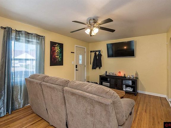 5th image of 121 N Park Ln