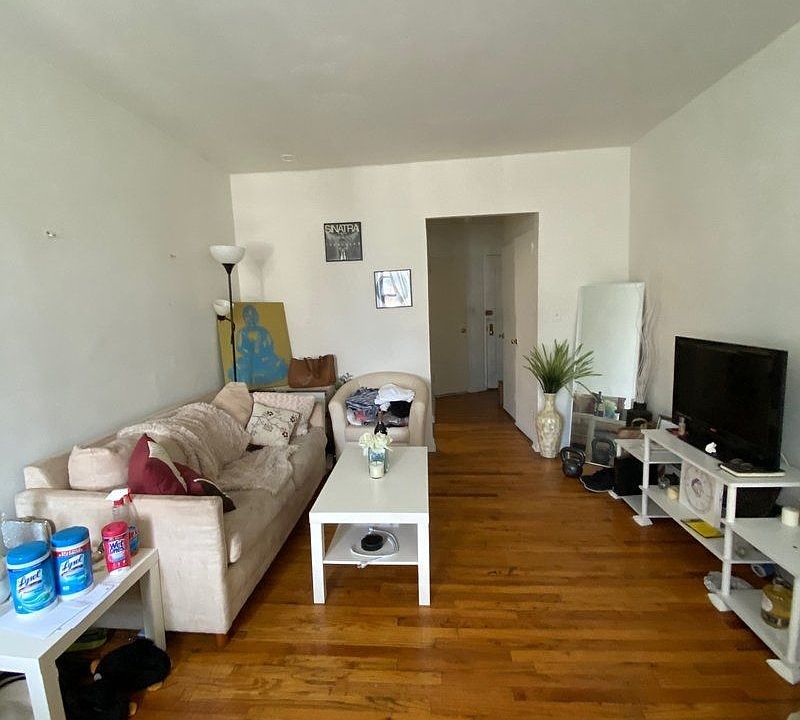 1st image of 431 W 45th St #5C