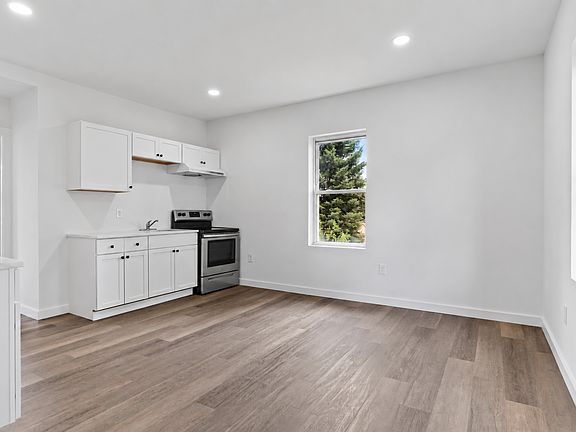 2nd image of 51 S Harrisburg St #3