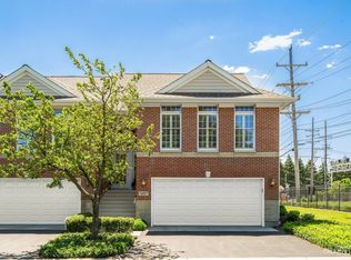 587 Linden Ct, Geneva, IL 60134