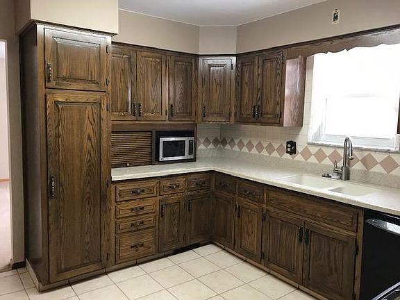 4th image of 3222 Angela Dr