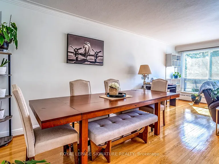 138 Woburn Ave — Photo 6