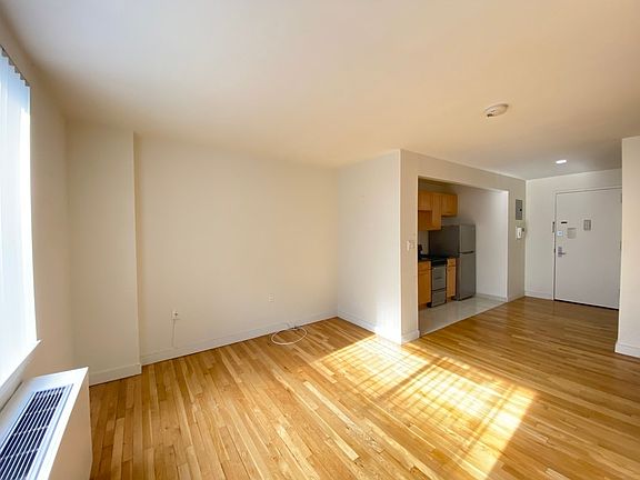 4th image of 144 W 23rd St APT 10D