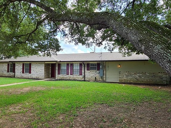 Front Yard/Recent new Roof
