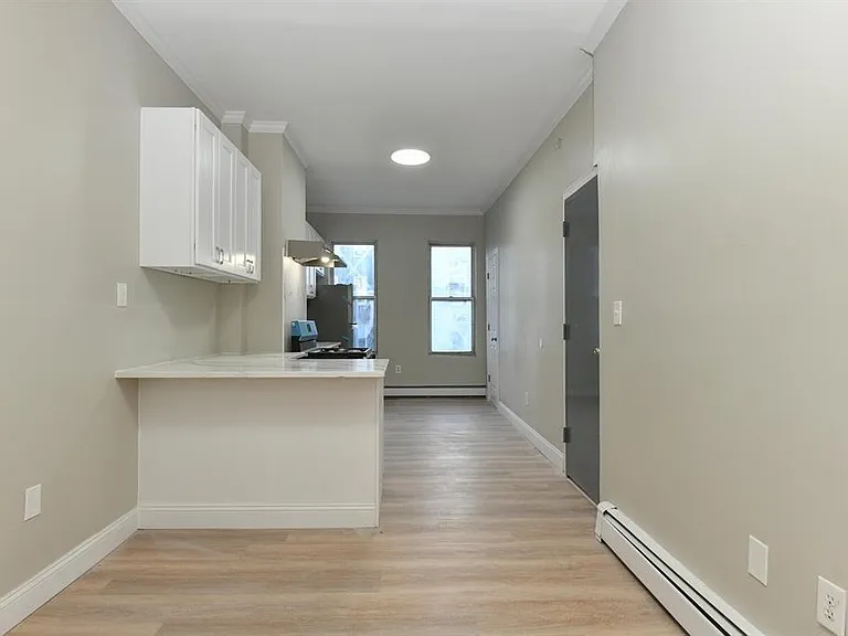 531 28th St #1 — Photo 9