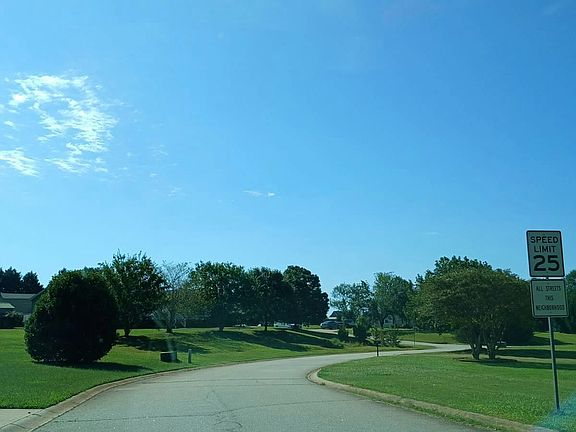 4th image of 100 Windy Oak Way