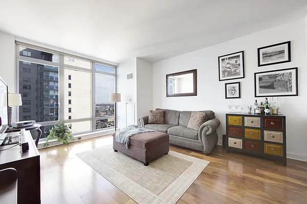 Rented by Compass | media 25