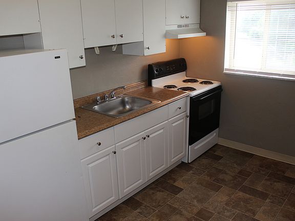 2nd image of 111 Oakview Ave APT 11