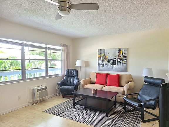 5th image of 37 Newport B #37